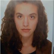 Profesora de flauta travesera, lenguaje musical, música o iniciación a la flauta con el título de Grado Profesional de Música y especialidad de flauta travesera en el Conservatorio Teresa Berganza de Madrid